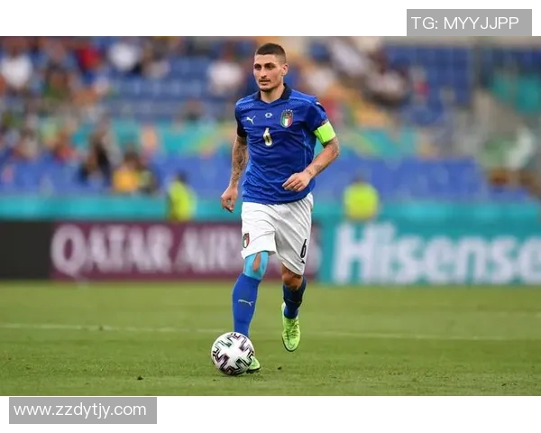 2023年现存足球明星实力排名前十的球员及其成就分析