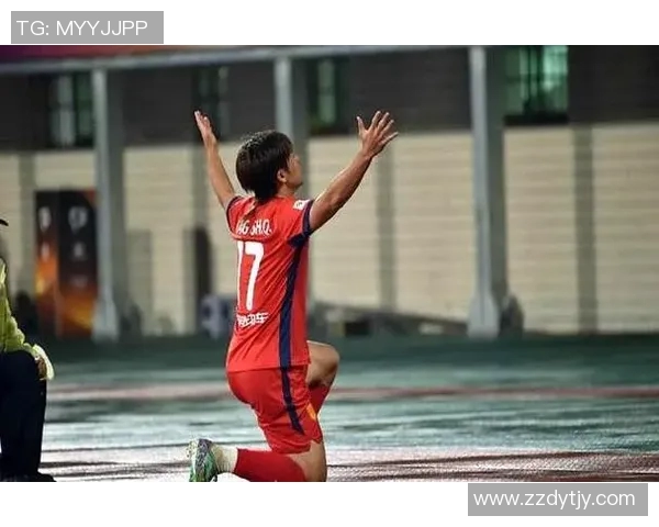 小炮兵足球明星的真实姓名揭晓背后的故事与成就分析