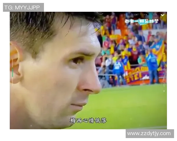 足球明星签名照片组合图展现球场传奇瞬间与个人魅力的完美融合